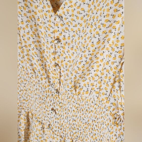 Sienna Sky M White Yellow Small Floral Girly Flowy Blouse Shirring VNeck Women - Picture 6 of 12